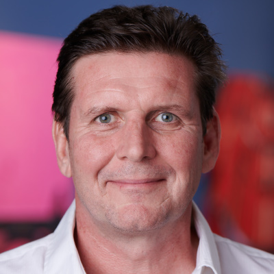 /images/portrait_guy_moxey.jpg